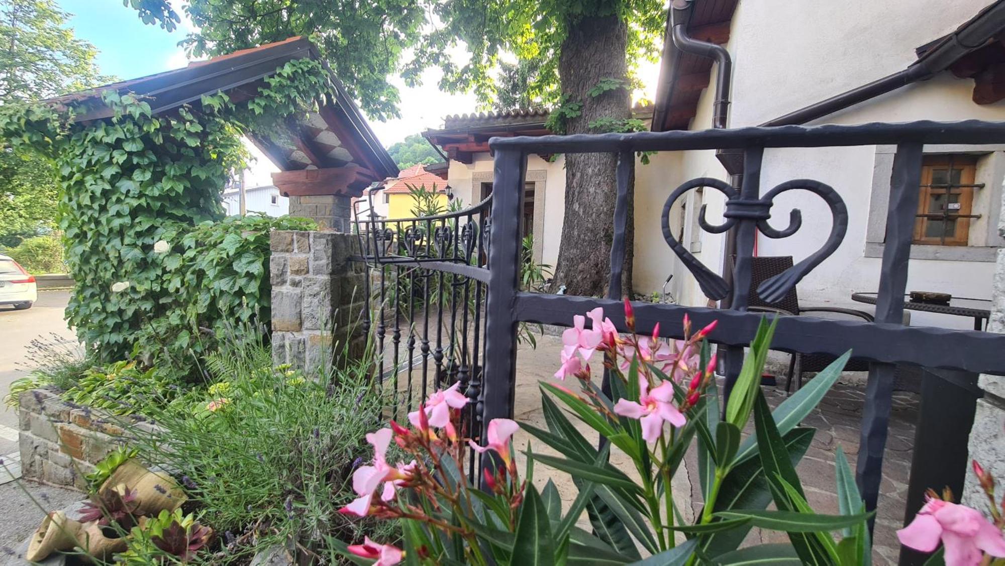 Brne Rooms Postojna Exterior photo