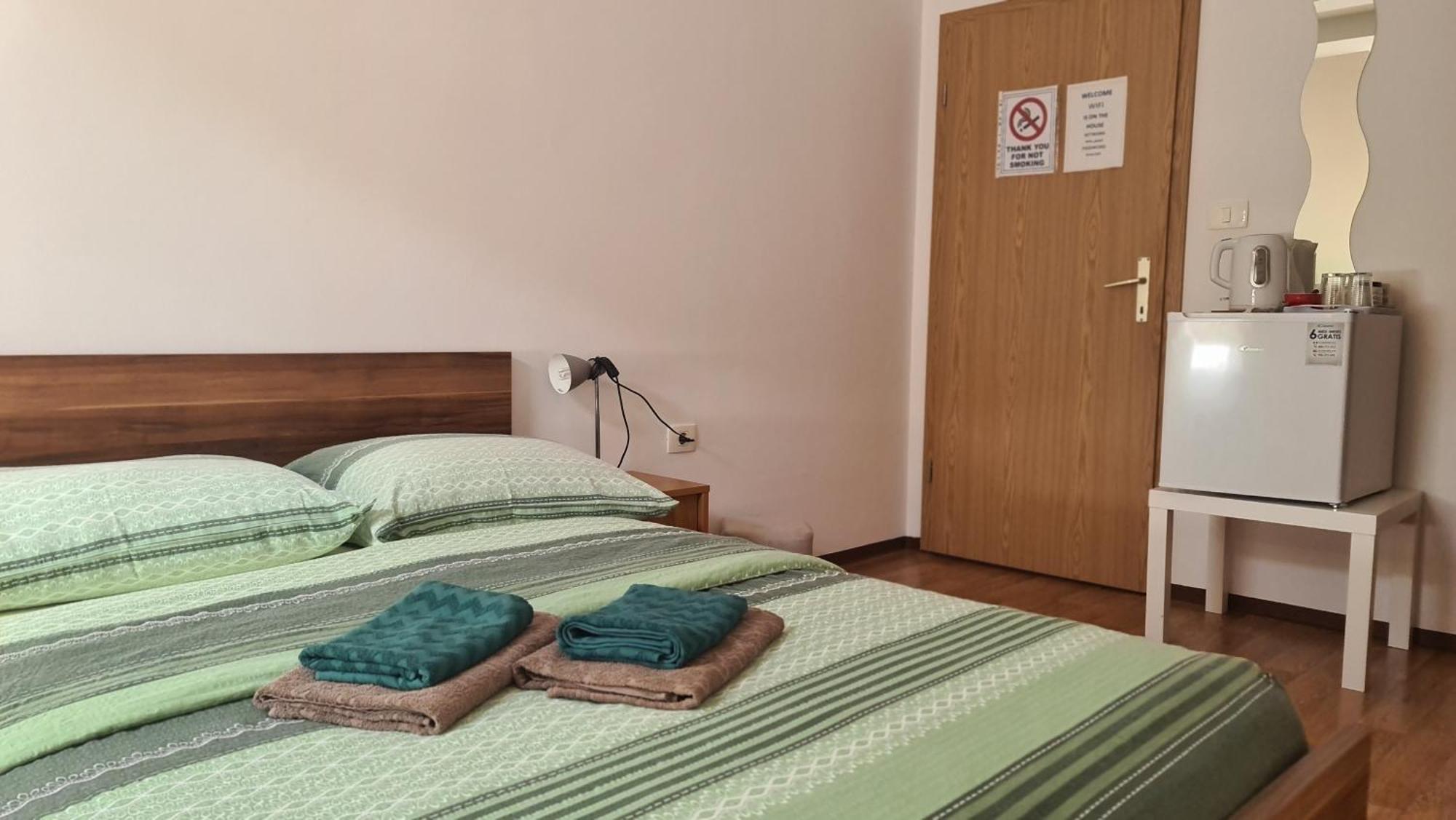 Brne Rooms Postojna Exterior photo